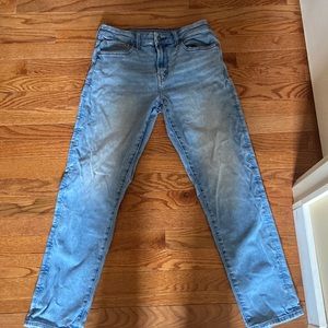 American Eagle light blue washed jeans